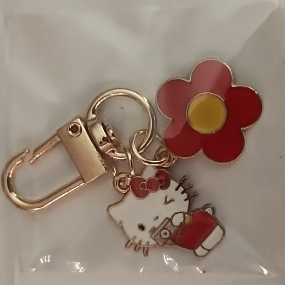 Hello kitty keychsin - Picture 2 of 2